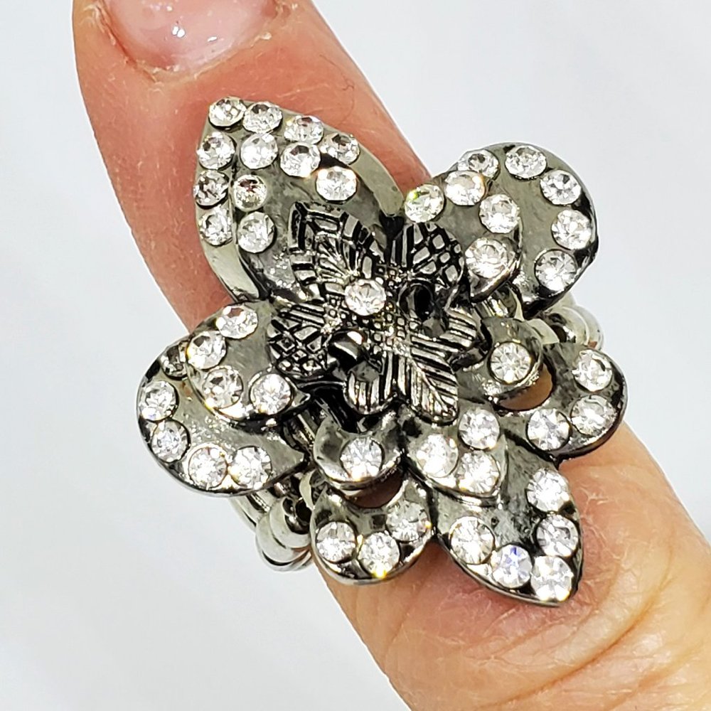 OSFA Fleur de Lis Rhinestone Gray Black Finish Fashion Stretch Ring